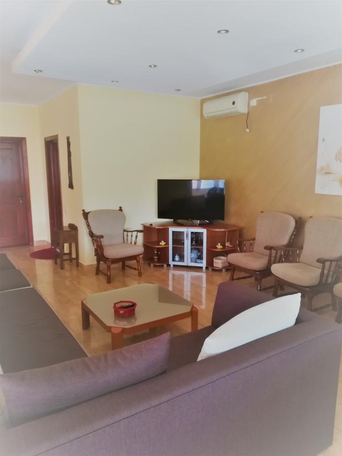 ホテル Casa Dalena コスティネシュティ エクステリア 写真